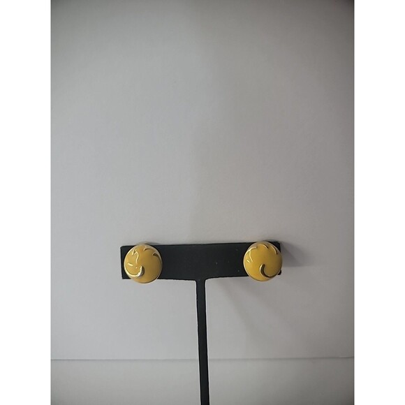 Vintage Earrings Clip On Yellow Round Gold Tone Swirl Accents Jewelry Costume - Picture 3 of 13